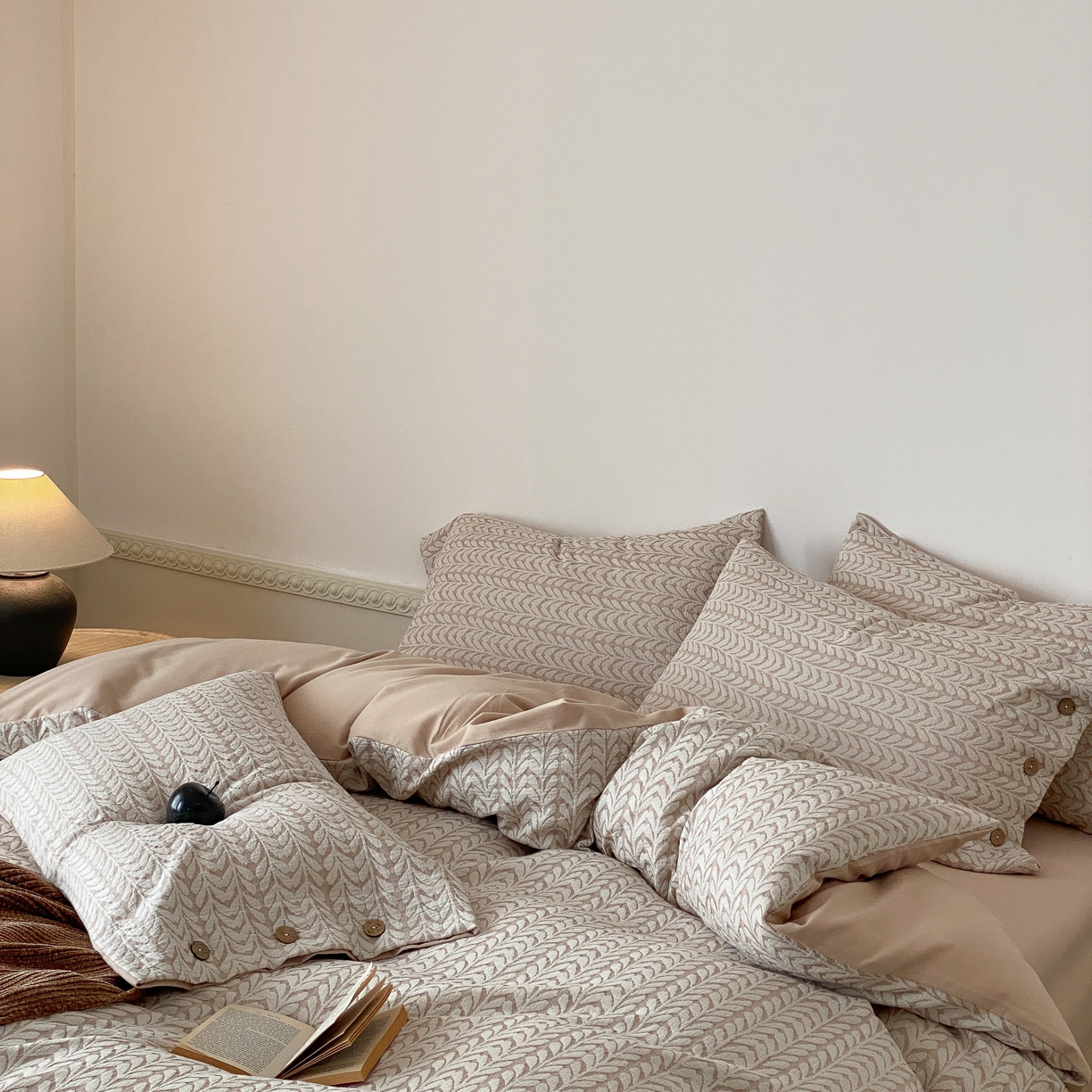 91家纺网 家纺一手货源 找家纺 旷野 2025新款全棉色织大提花100支磨毛四件套 千枝叶-奶咖