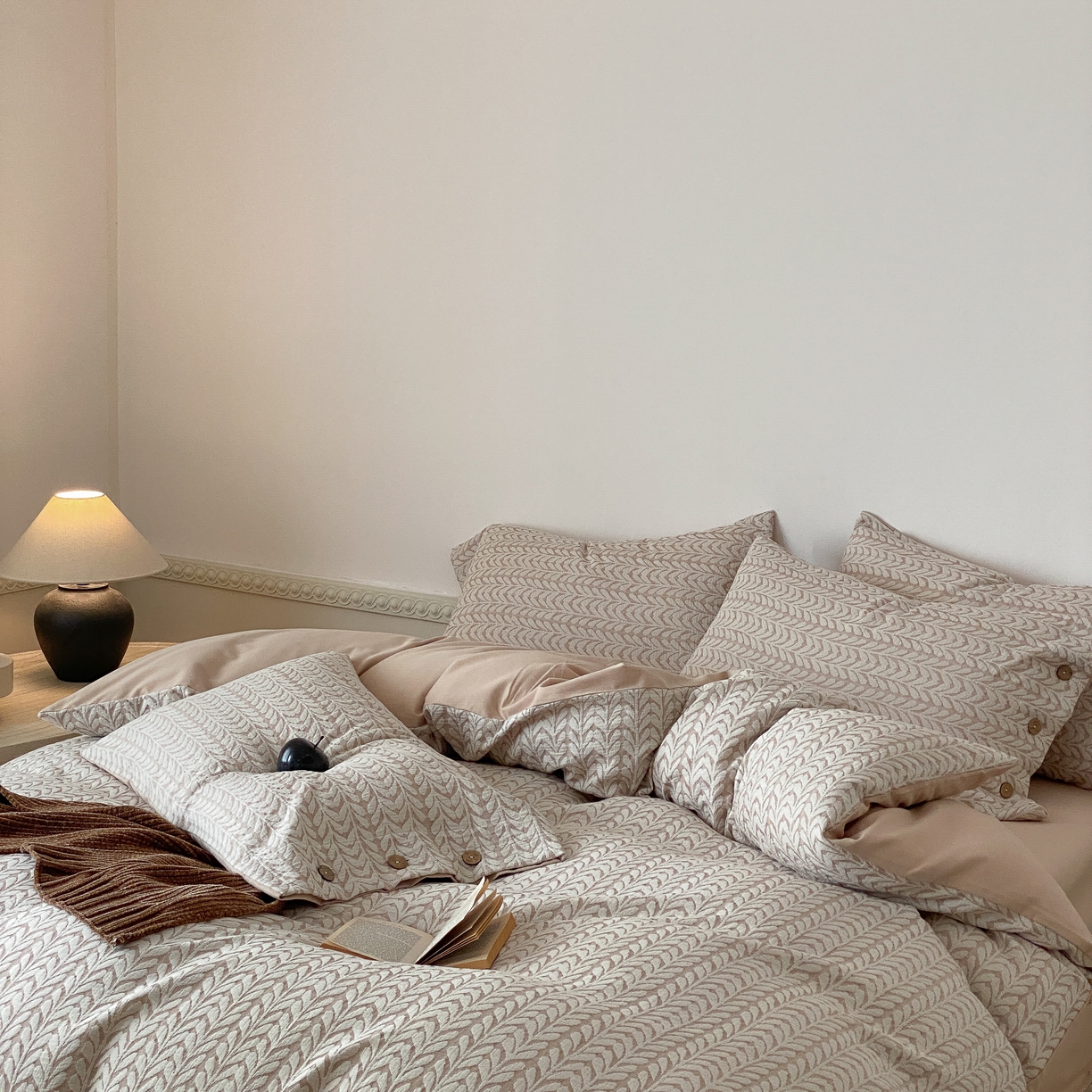 91家纺网 家纺一手货源 找家纺 旷野 2025新款全棉色织大提花100支磨毛四件套 千枝叶-奶咖