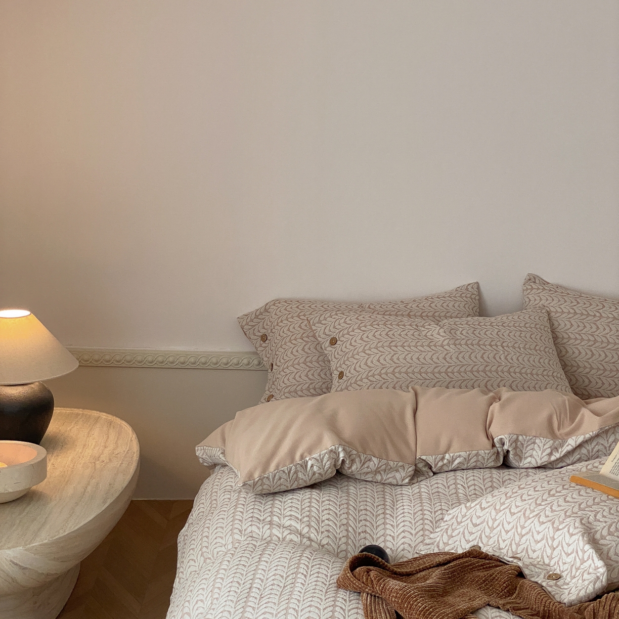 91家纺网 家纺一手货源 找家纺 旷野 2025新款全棉色织大提花100支磨毛四件套 千枝叶-奶咖