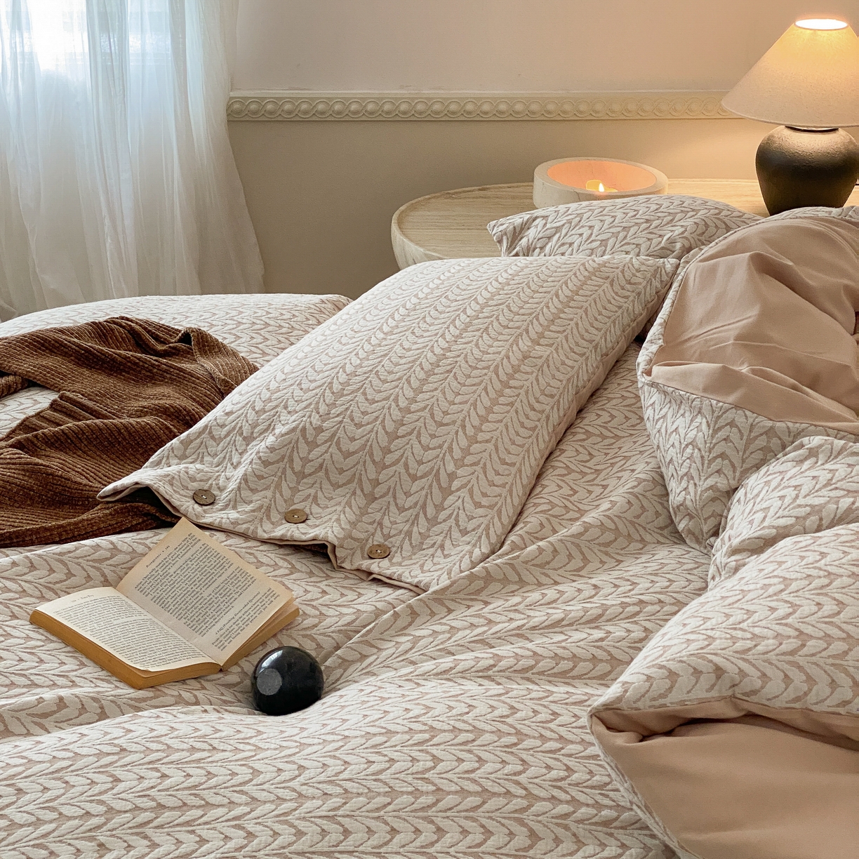 91家纺网 家纺一手货源 找家纺 旷野 2025新款全棉色织大提花100支磨毛四件套 千枝叶-奶咖