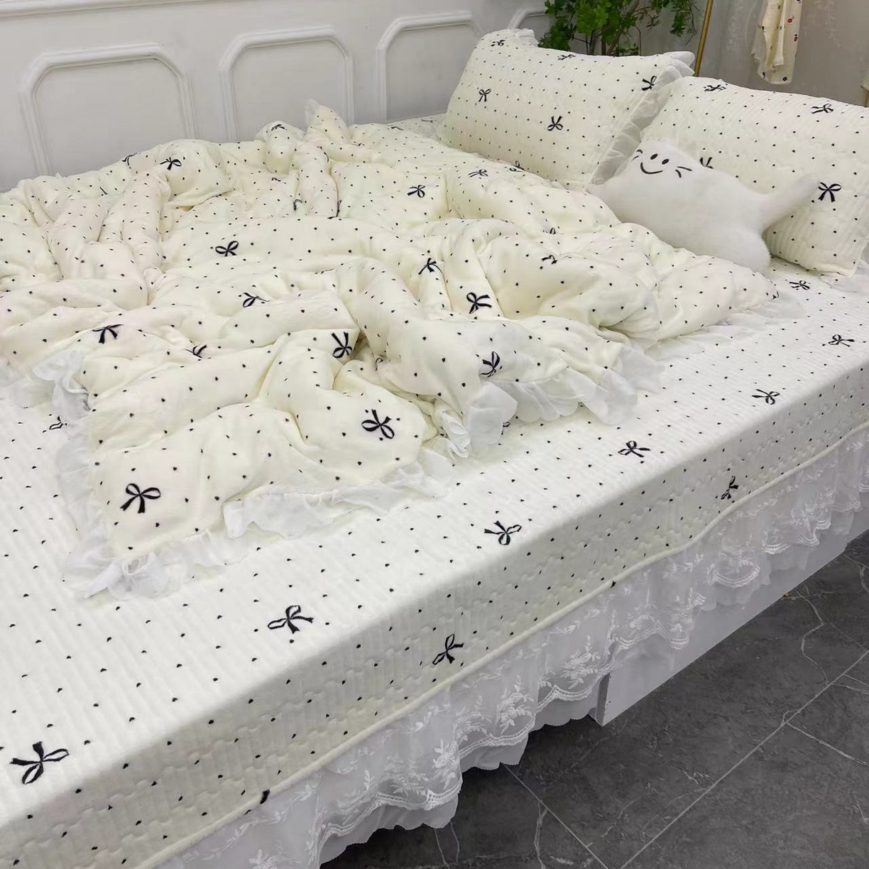 91家纺网 家纺一手货源 找家纺 禧瑞谷 2025新款牛奶绒炕盖农村火炕榻榻米炕盖 可以定制 点点蝴蝶结