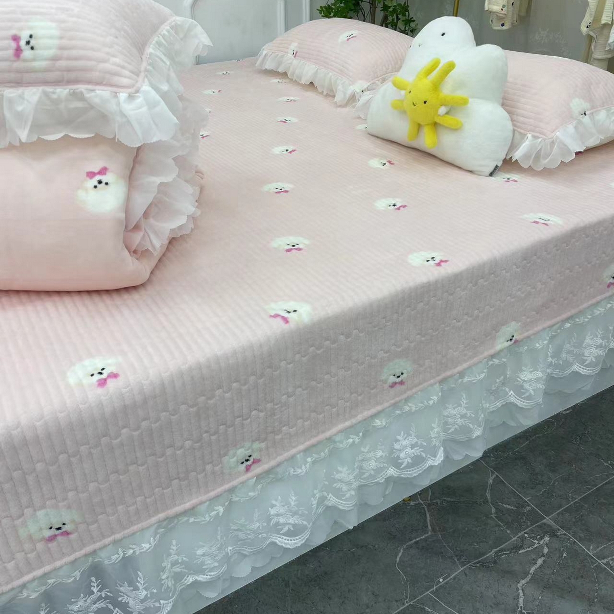 91家纺网 家纺一手货源 找家纺 禧瑞谷 2025新款牛奶绒炕盖农村火炕榻榻米炕盖 可以定制 粉底小狗