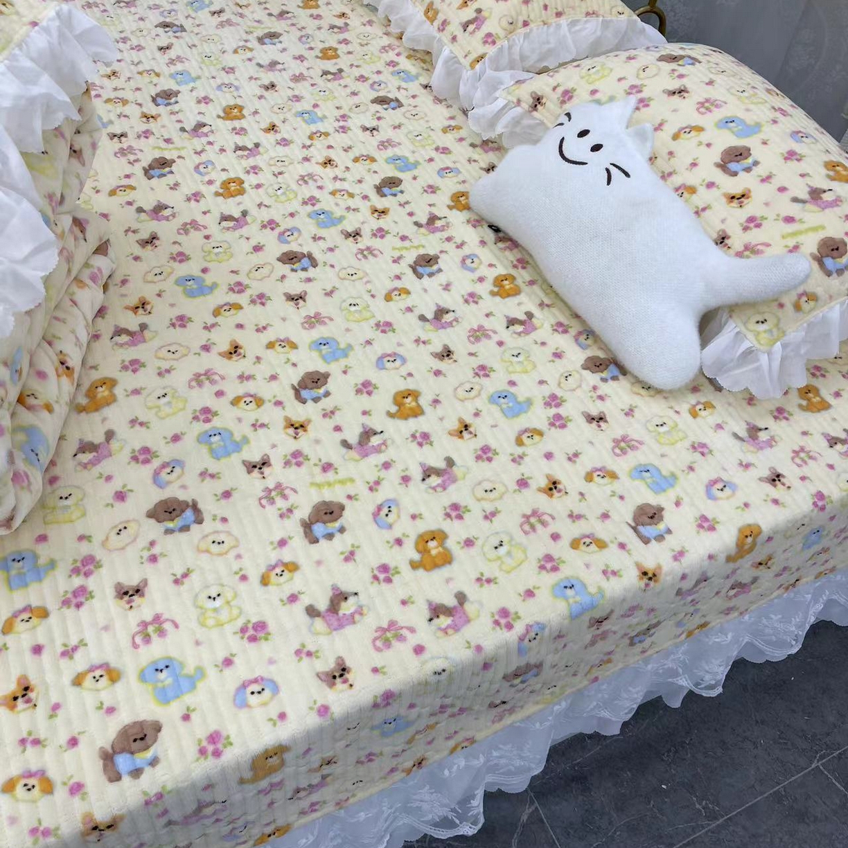 91家纺网 家纺一手货源 找家纺 禧瑞谷 2025新款牛奶绒炕盖农村火炕榻榻米炕盖 可以定制 奶油小狗