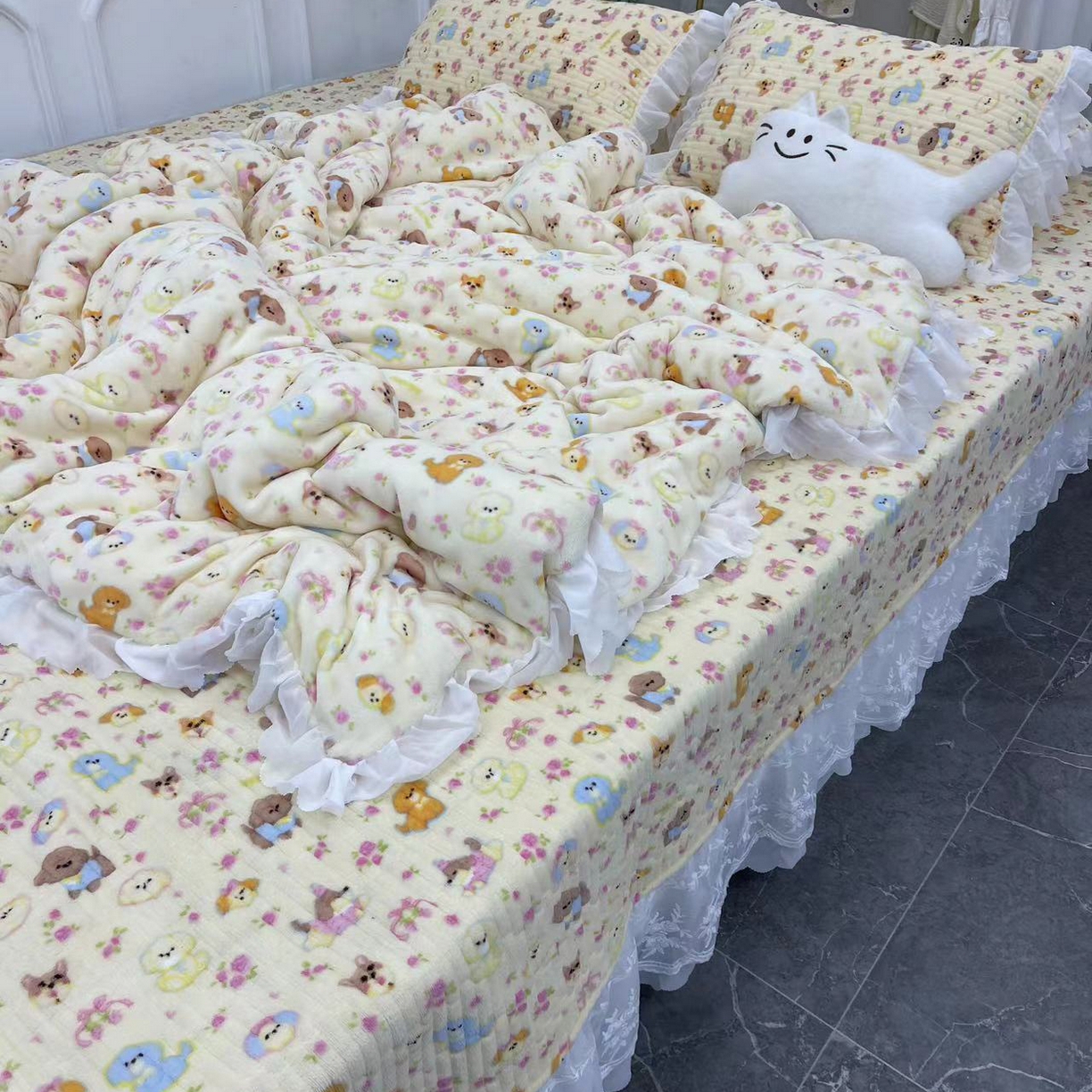 91家纺网 家纺一手货源 找家纺 禧瑞谷 2025新款牛奶绒炕盖农村火炕榻榻米炕盖 可以定制 奶油小狗