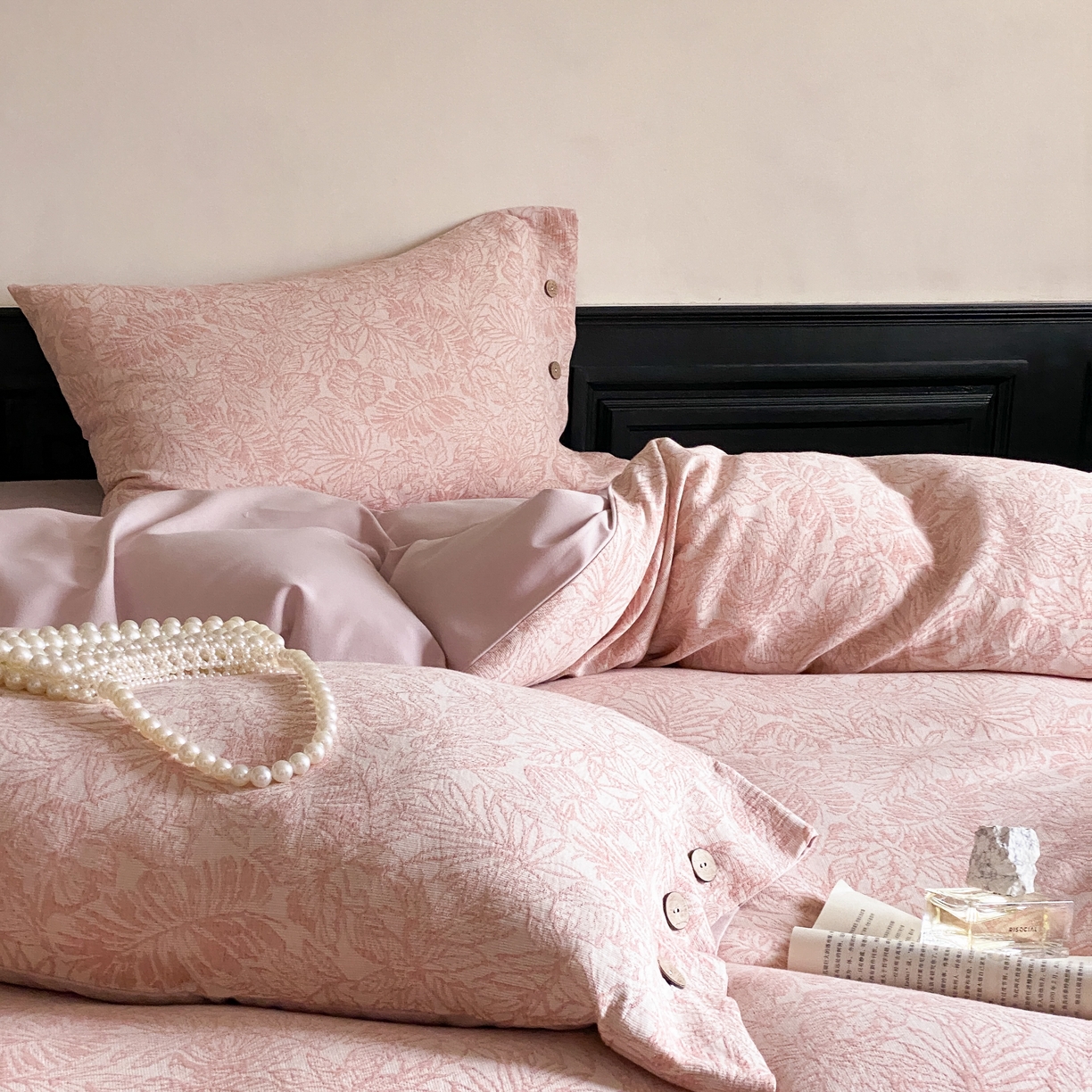 91家纺网 家纺一手货源 找家纺 旷野 2025新款全棉色织大提花100支磨毛四件套 晚枫林-粉