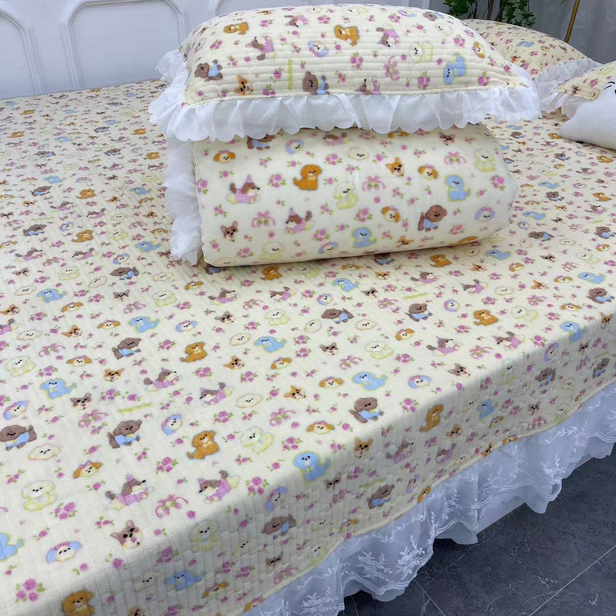 91家纺网 家纺一手货源 找家纺 禧瑞谷 2025新款牛奶绒炕盖农村火炕榻榻米炕盖 可以定制 奶油小狗