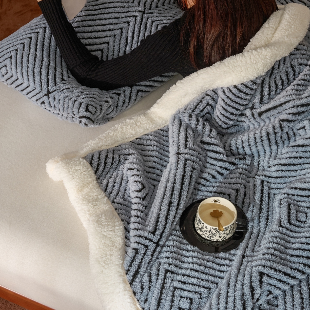 91家纺网 家纺一手货源 找家纺 欧邦 2025新款航空轻奢暖阳绒羊羔绒毛毯毯子 苍穹蓝