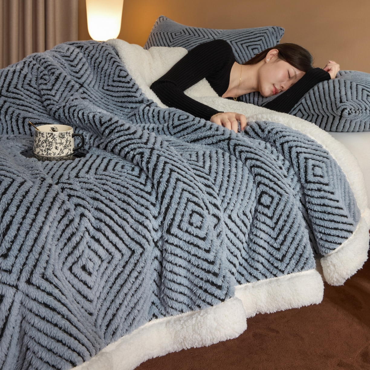 91家纺网 家纺一手货源 找家纺 欧邦 2025新款航空轻奢暖阳绒羊羔绒毛毯毯子 苍穹蓝