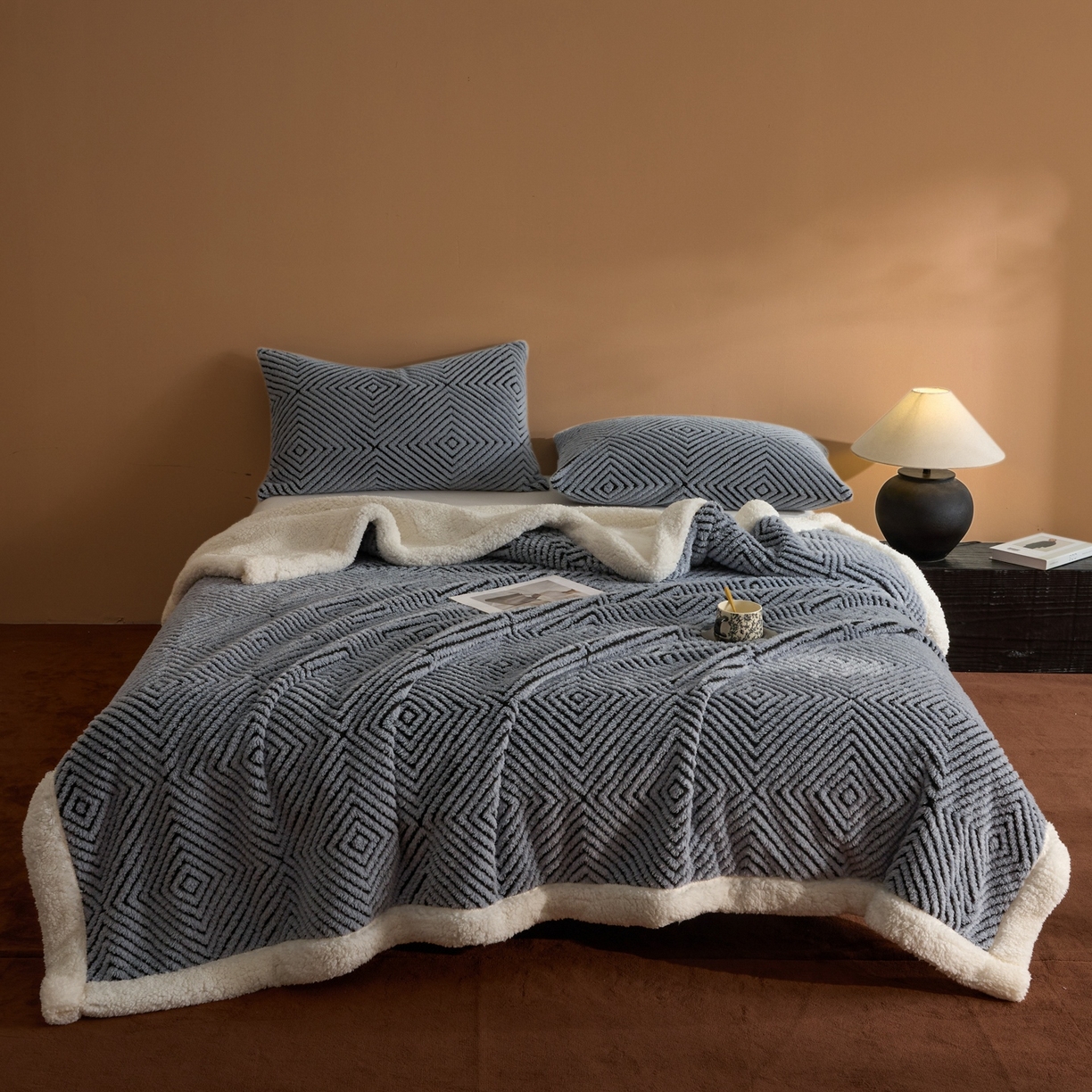 91家纺网 家纺一手货源 找家纺 欧邦 2025新款航空轻奢暖阳绒羊羔绒毛毯毯子 苍穹蓝