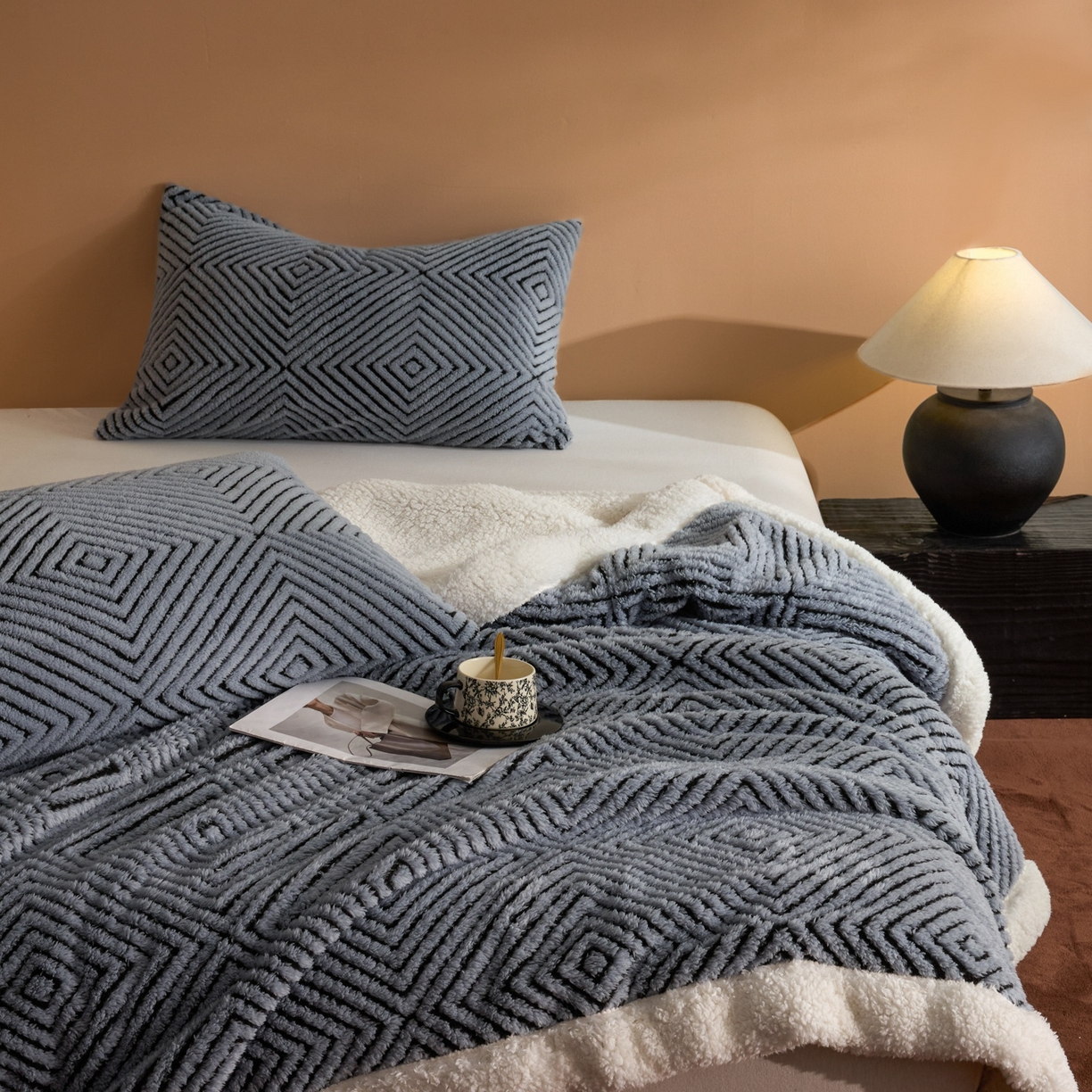 91家纺网 家纺一手货源 找家纺 欧邦 2025新款航空轻奢暖阳绒羊羔绒毛毯毯子 苍穹蓝