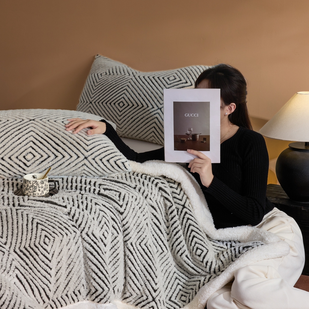 91家纺网 家纺一手货源 找家纺 欧邦 2025新款航空轻奢暖阳绒羊羔绒毛毯毯子 初雪白