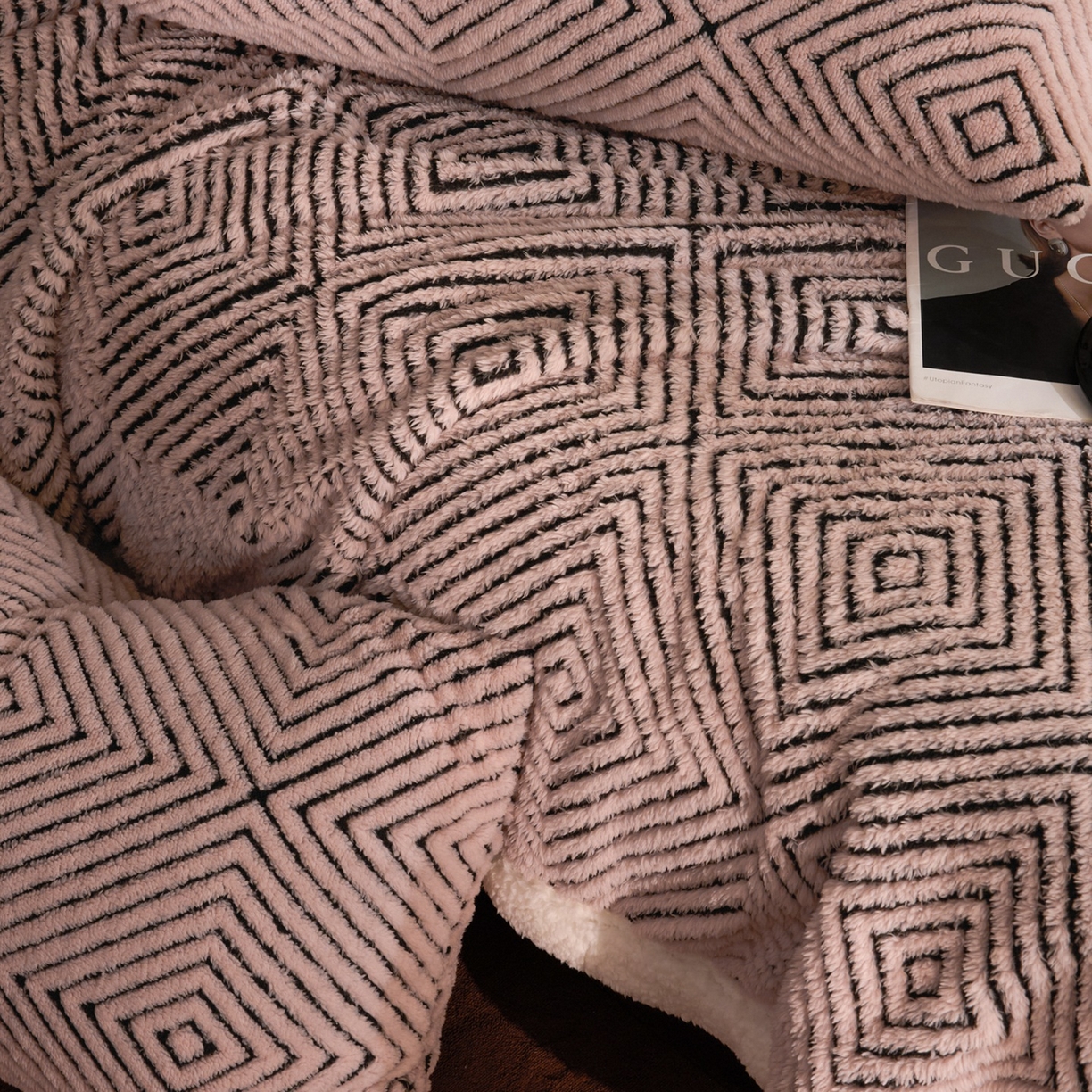 91家纺网 家纺一手货源 找家纺 欧邦 2025新款航空轻奢暖阳绒羊羔绒毛毯毯子 海棠粉