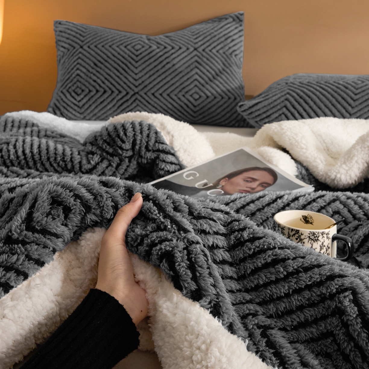 91家纺网 家纺一手货源 找家纺 欧邦 2025新款航空轻奢暖阳绒羊羔绒毛毯毯子 慕斯灰