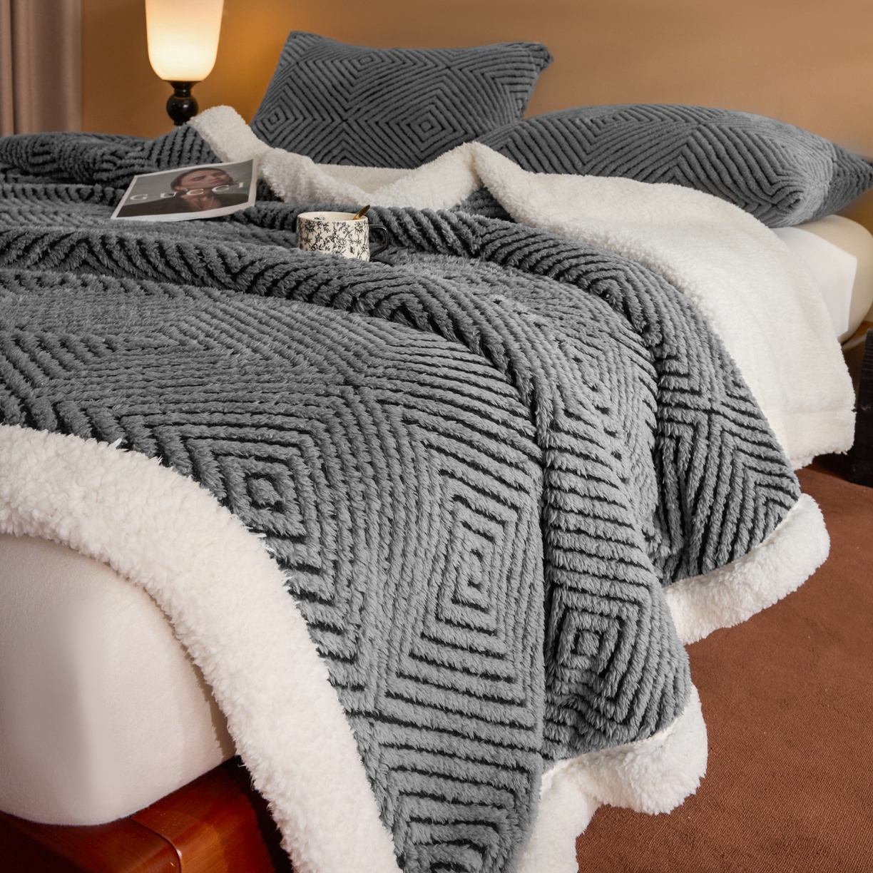 91家纺网 家纺一手货源 找家纺 欧邦 2025新款航空轻奢暖阳绒羊羔绒毛毯毯子 慕斯灰