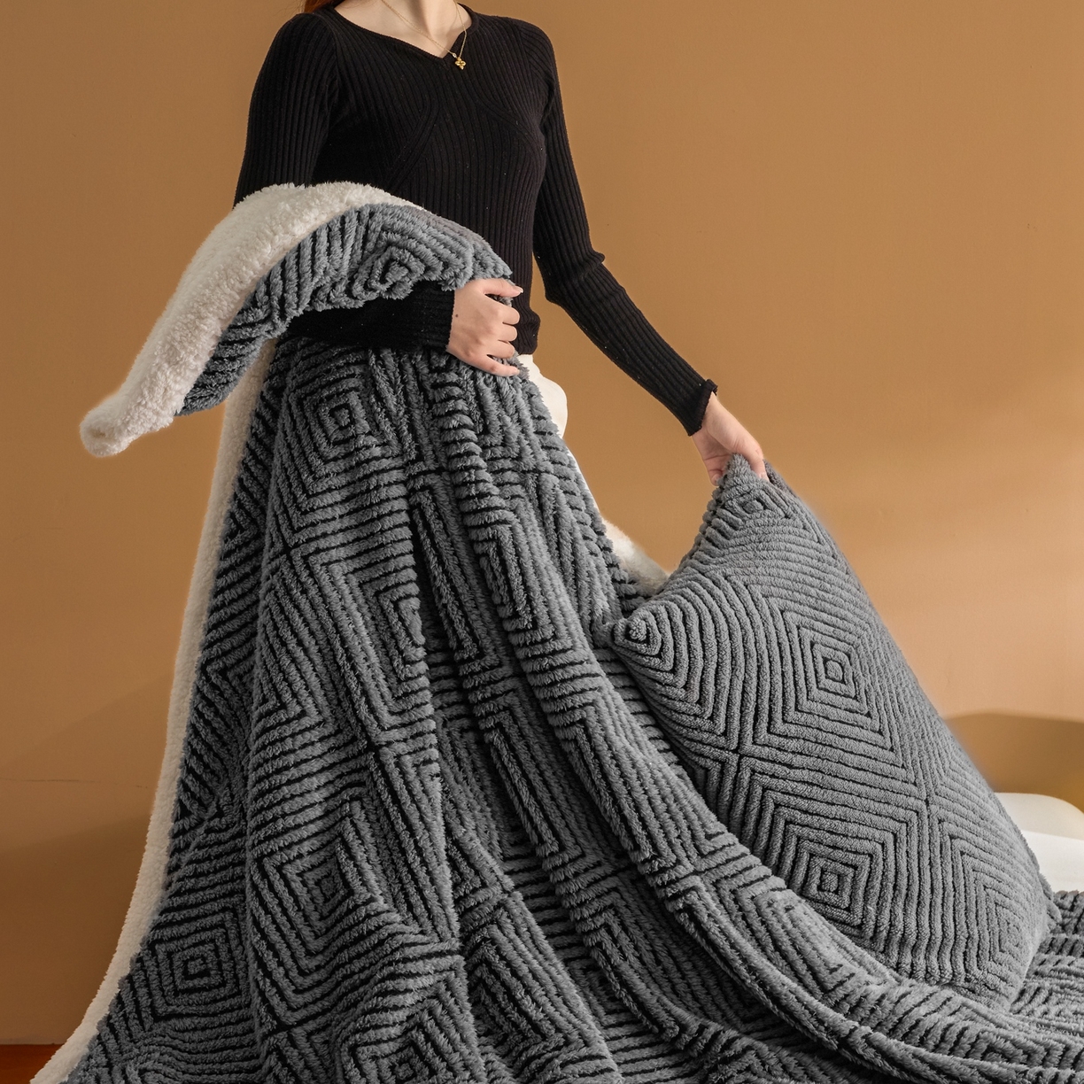 91家纺网 家纺一手货源 找家纺 欧邦 2025新款航空轻奢暖阳绒羊羔绒毛毯毯子 慕斯灰