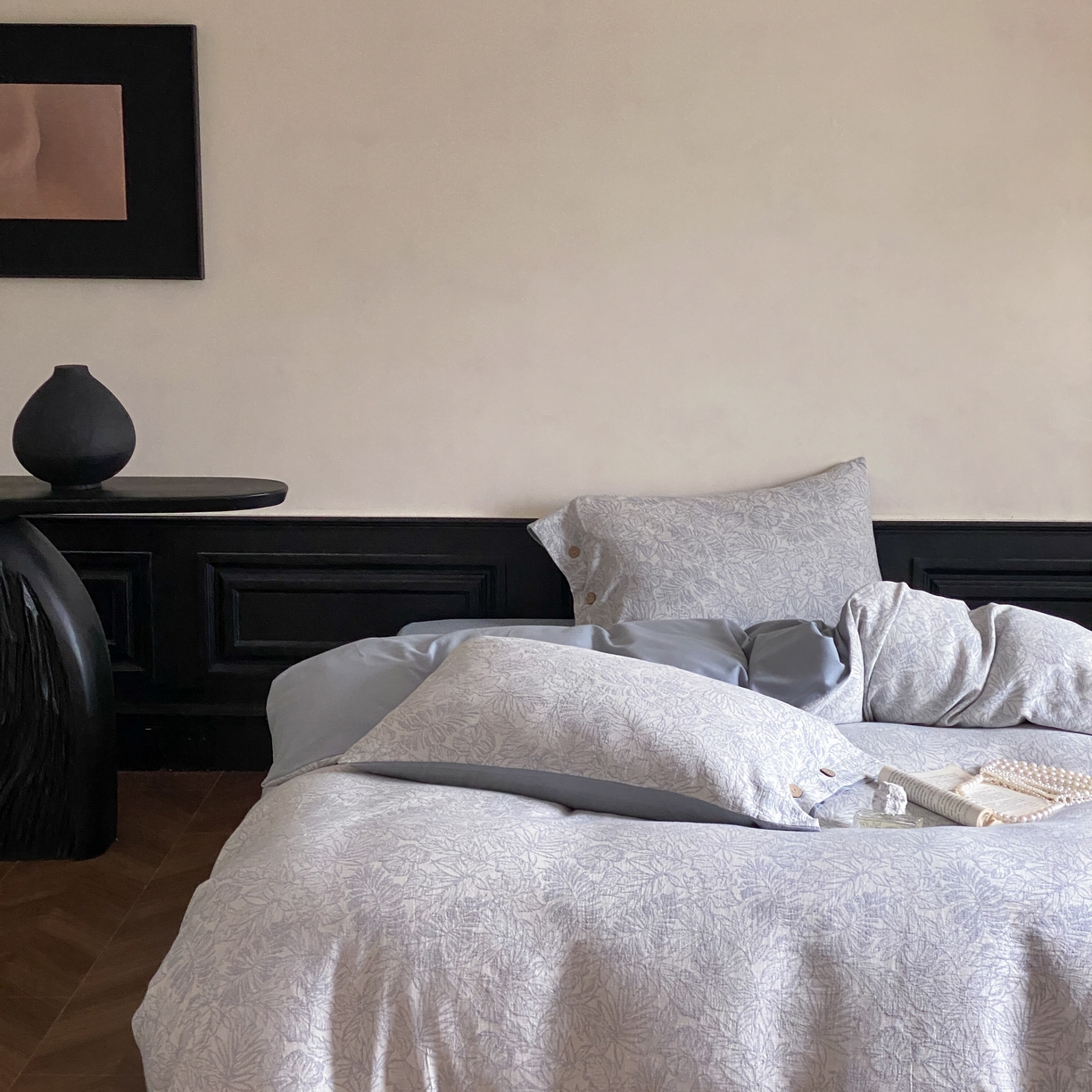 91家纺网 家纺一手货源 找家纺 旷野 2025新款全棉色织大提花100支磨毛四件套 晚枫林-蓝