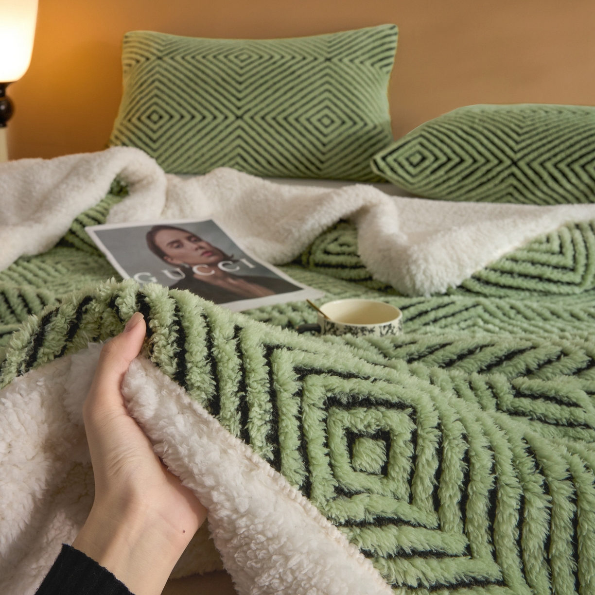 91家纺网 家纺一手货源 找家纺 欧邦 2025新款航空轻奢暖阳绒羊羔绒毛毯毯子 青瓷绿