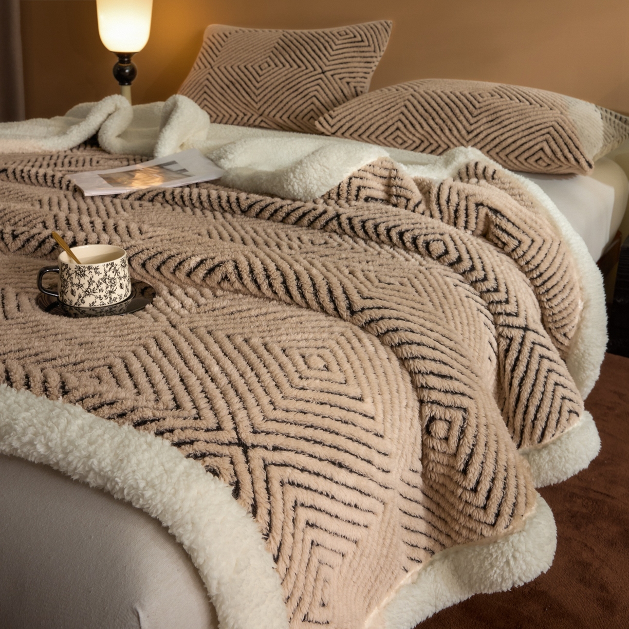 91家纺网 家纺一手货源 找家纺 欧邦 2025新款航空轻奢暖阳绒羊羔绒毛毯毯子 檀木咖