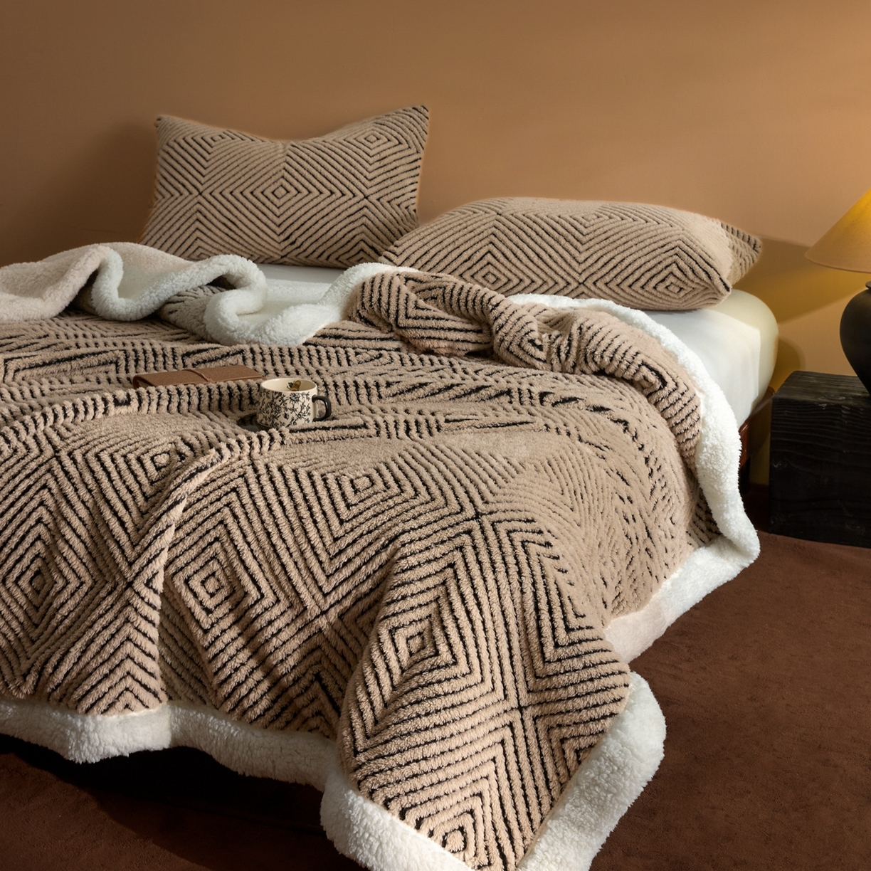 91家纺网 家纺一手货源 找家纺 欧邦 2025新款航空轻奢暖阳绒羊羔绒毛毯毯子 檀木咖