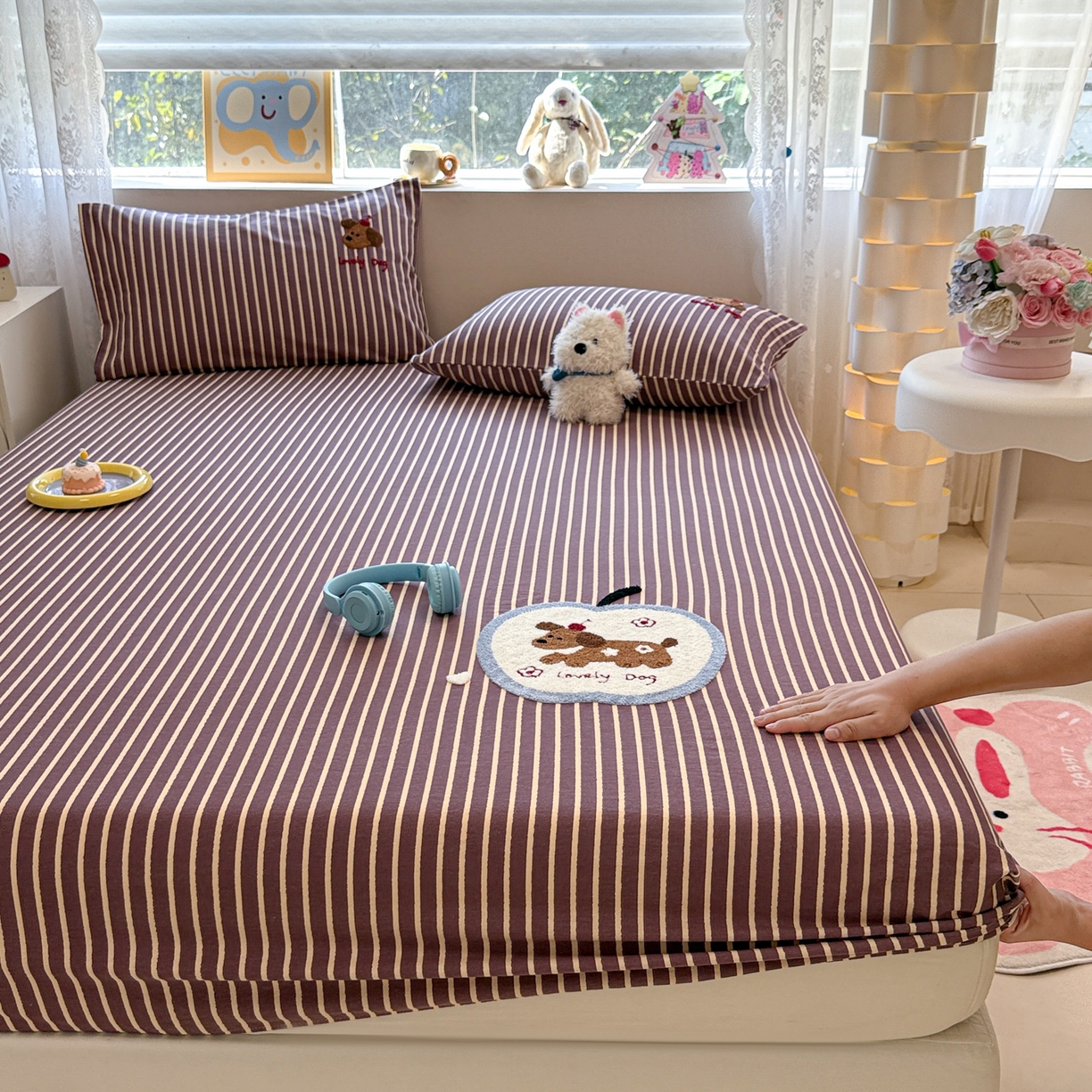 91家纺网 家纺一手货源 找家纺 慕尚家纺 2025新款全棉磨毛毛巾绣单床笠 床笠单件 大苹果小狗