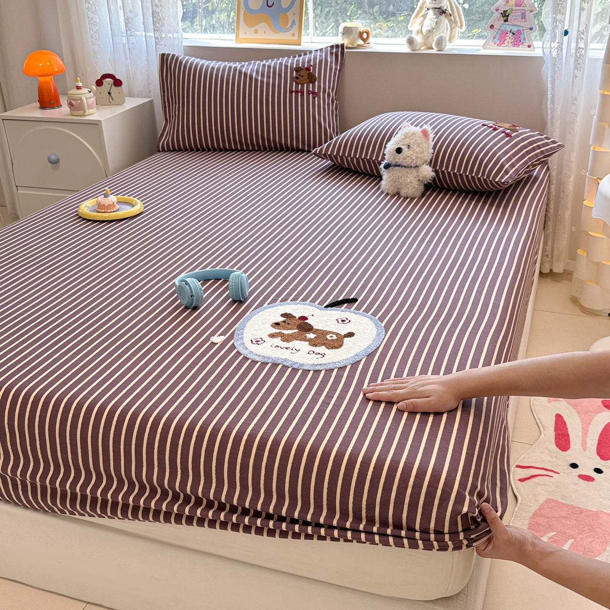 91家纺网 家纺一手货源 找家纺 慕尚家纺 2025新款全棉磨毛毛巾绣单床笠 床笠单件 大苹果小狗