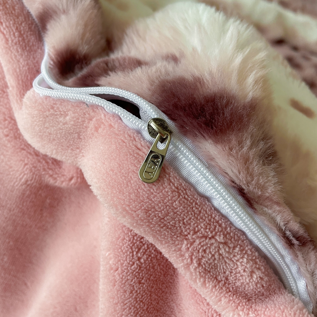 91家纺网 家纺一手货源 找家纺 仟网汇 2025新款加厚保暖兔绒四件套-豹纹系列 豹纹-紫