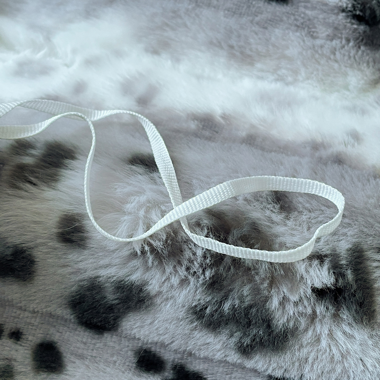 91家纺网 家纺一手货源 找家纺 仟网汇 2025新款加厚保暖兔绒四件套-豹纹系列 豹纹-灰