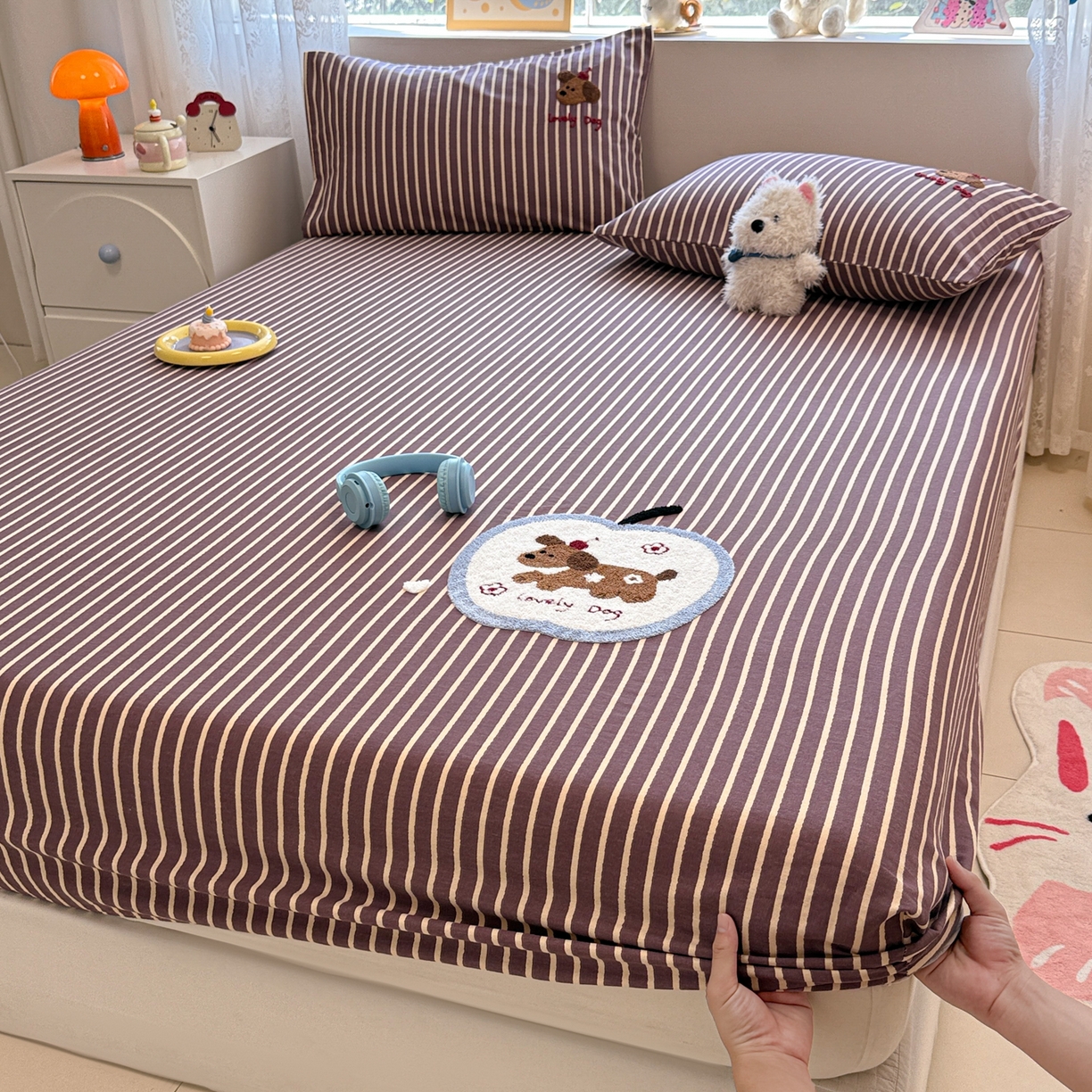 91家纺网 家纺一手货源 找家纺 慕尚家纺 2025新款全棉磨毛毛巾绣单床笠 床笠单件 大苹果小狗