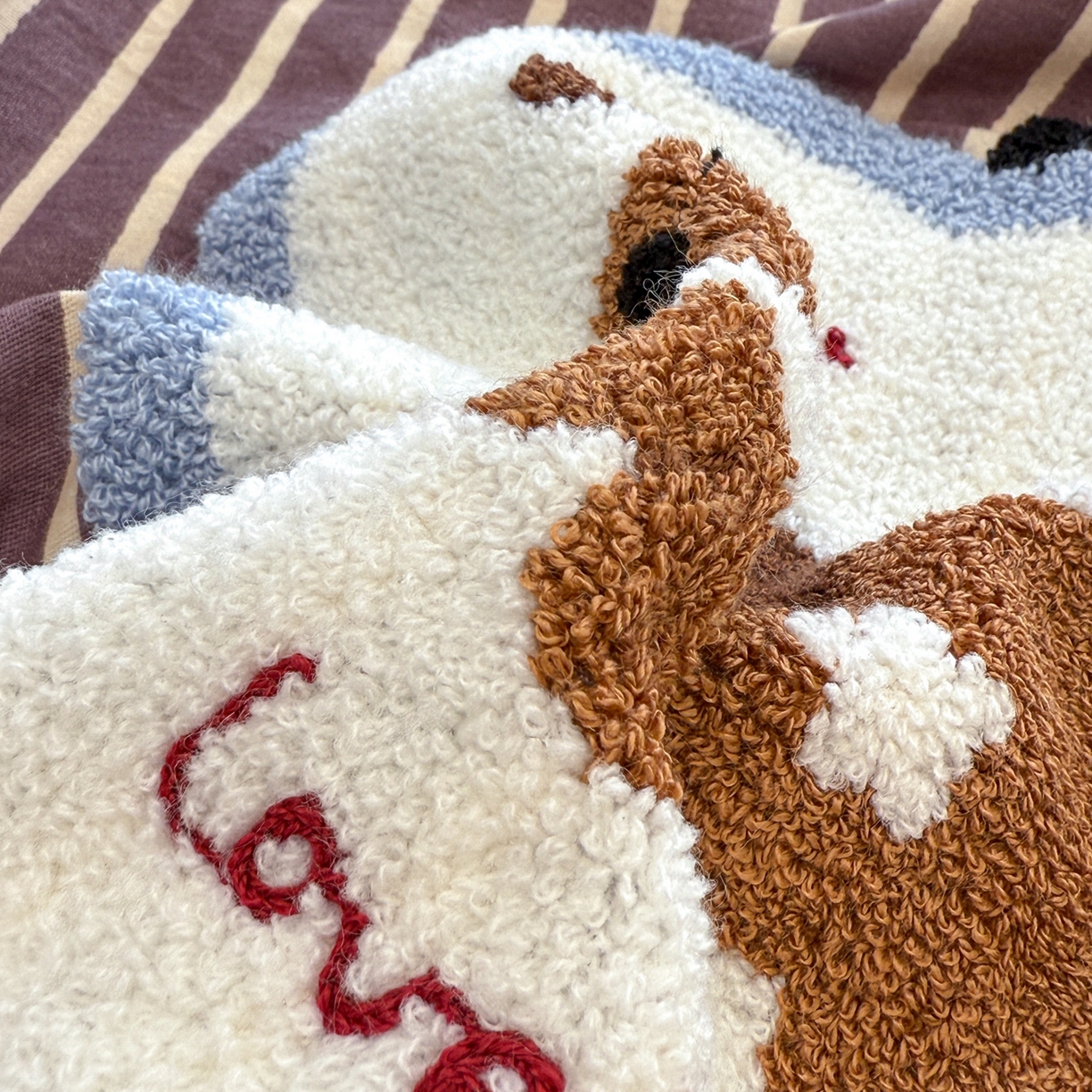 91家纺网 家纺一手货源 找家纺 慕尚家纺 2025新款全棉磨毛毛巾绣单床笠 床笠单件 大苹果小狗