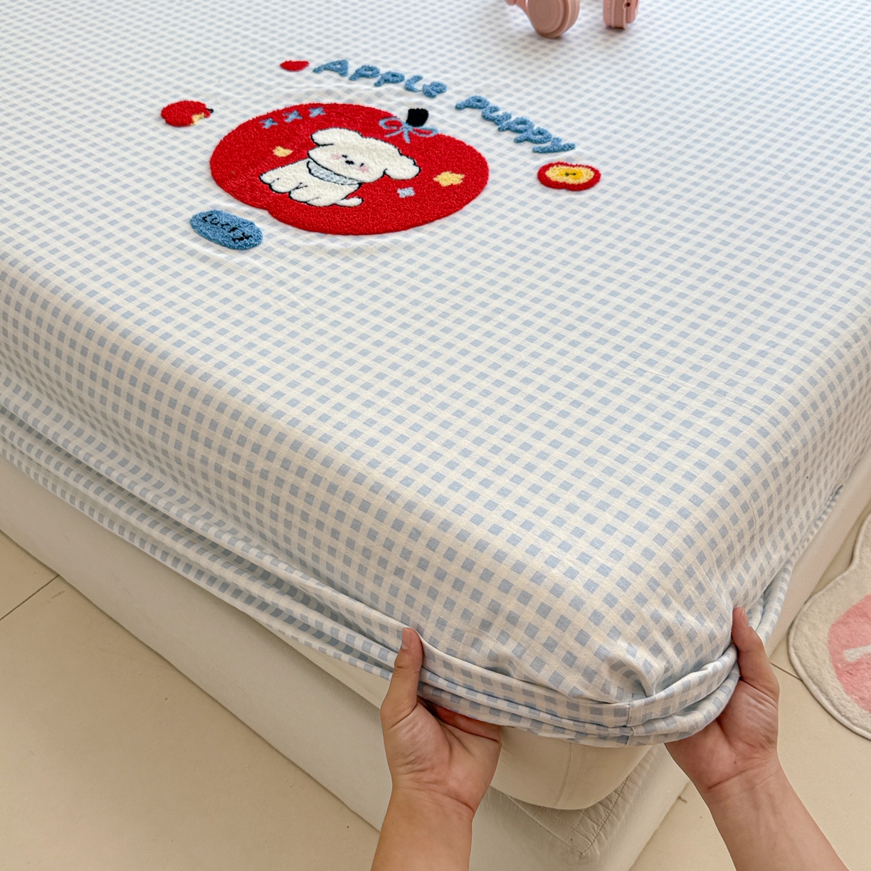 91家纺网 家纺一手货源 找家纺 慕尚家纺 2025新款全棉磨毛毛巾绣单床笠 床笠单件 苹安瑞瑞