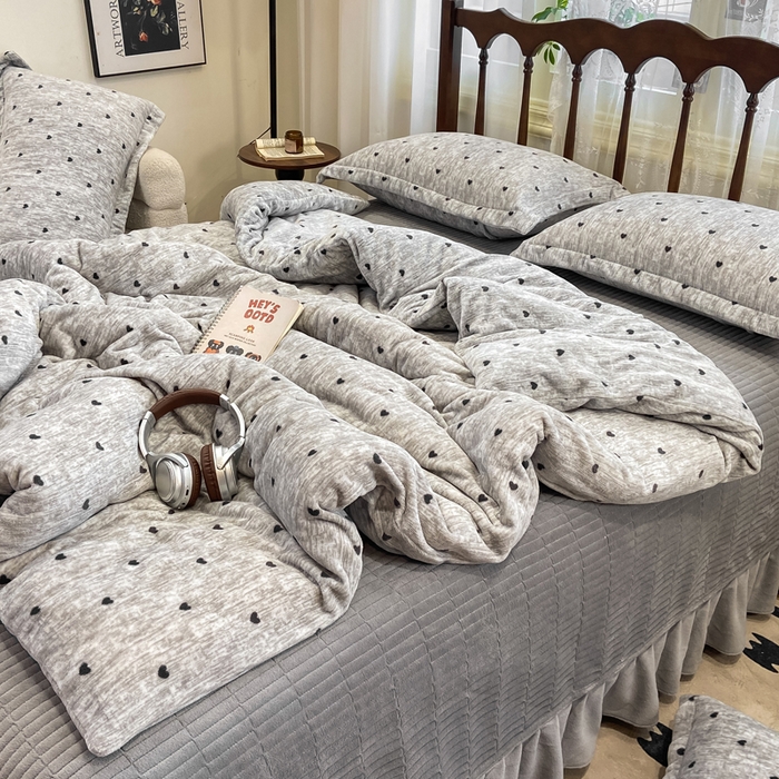 91家纺网 家纺一手货源 找家纺 （总）仟网汇 2025新款亲肤舒适双面牛奶绒床盖款四件套