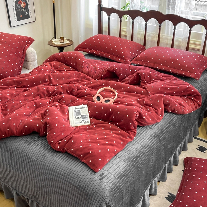 91家纺网 家纺一手货源 找家纺 仟网汇 2025新款亲肤舒适双面牛奶绒床盖款四件套 丝绒蛋糕