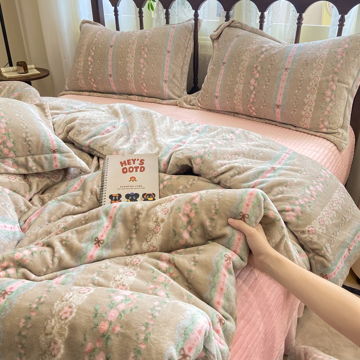 仟网汇 2025新款亲肤舒适双面牛奶绒床盖款四件套 蔷薇粉