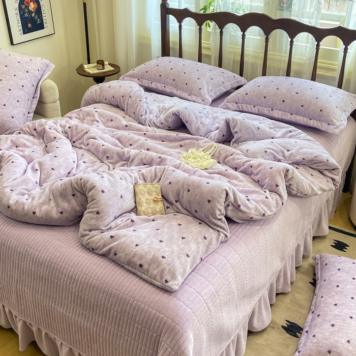 91家纺网 家纺一手货源 找家纺 仟网汇 2025新款亲肤舒适双面牛奶绒床盖款四件套 爱心紫