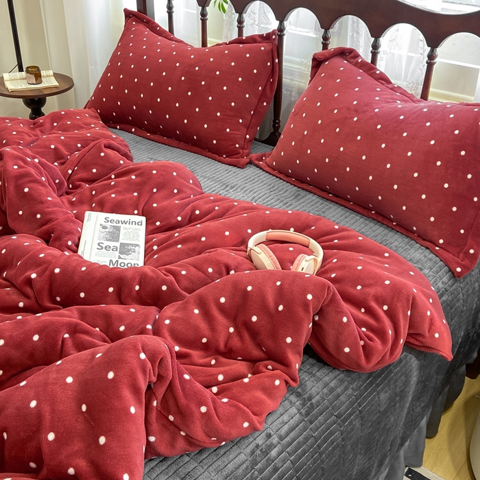 91家纺网 家纺一手货源 找家纺 仟网汇 2025新款亲肤舒适双面牛奶绒床盖款四件套 丝绒蛋糕