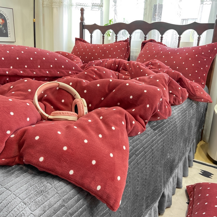 91家纺网 家纺一手货源 找家纺 仟网汇 2025新款亲肤舒适双面牛奶绒床盖款四件套 丝绒蛋糕