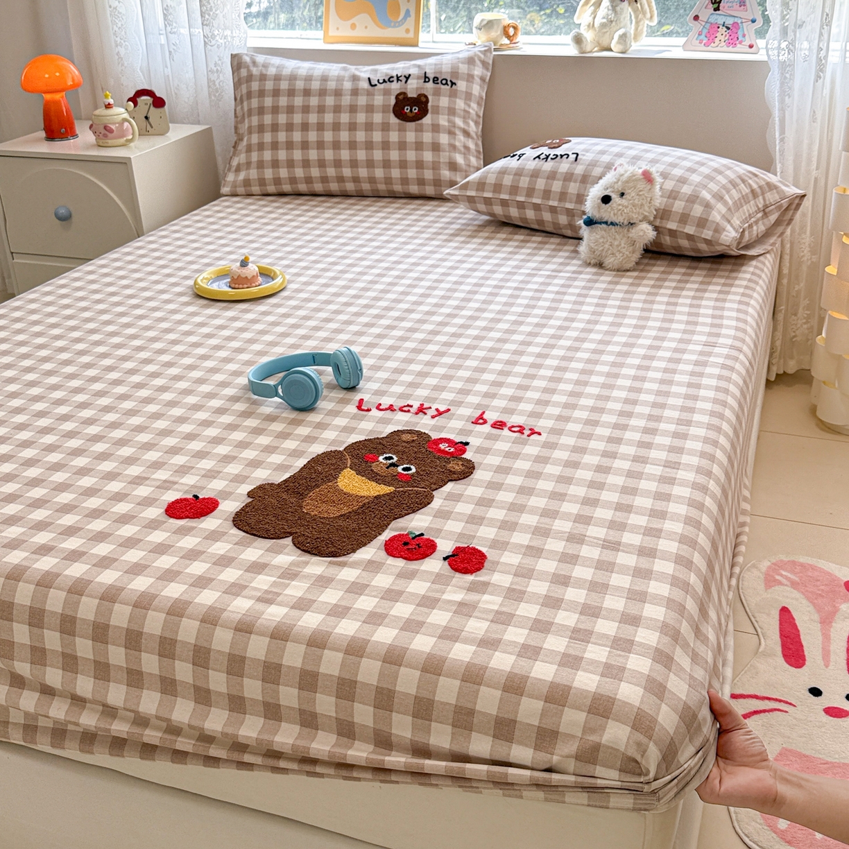 91家纺网 家纺一手货源 找家纺 慕尚家纺 2025新款全棉磨毛毛巾绣单床笠 床笠单件 熊熊满满