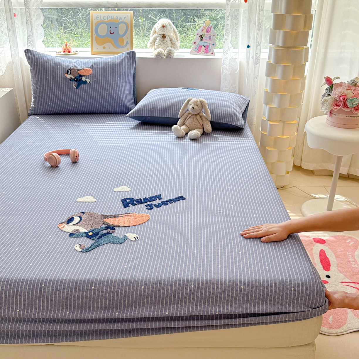 91家纺网 家纺一手货源 找家纺 慕尚家纺 2025新款全棉磨毛毛巾绣单床笠 床笠单件 字母兔