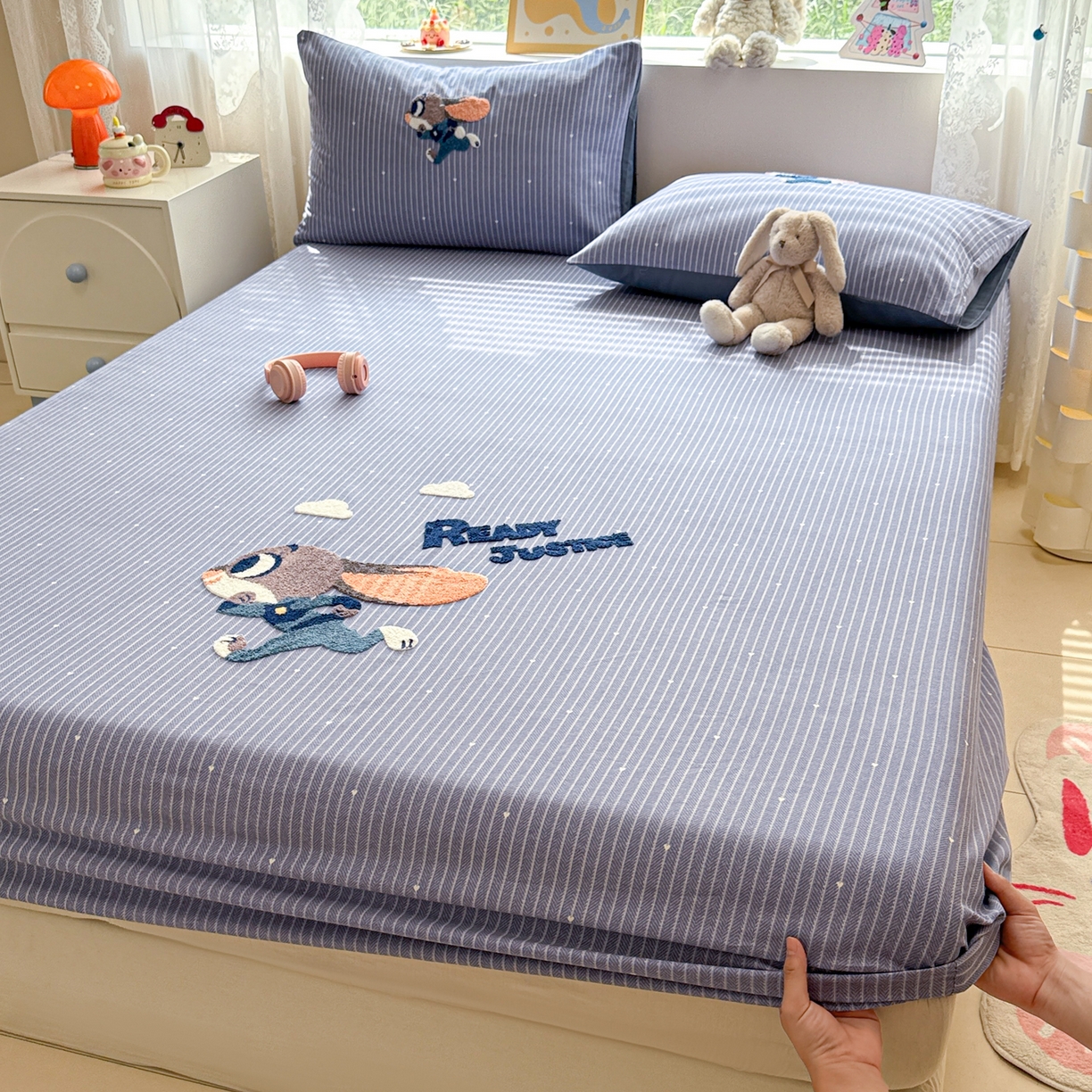 91家纺网 家纺一手货源 找家纺 慕尚家纺 2025新款全棉磨毛毛巾绣单床笠 床笠单件 字母兔