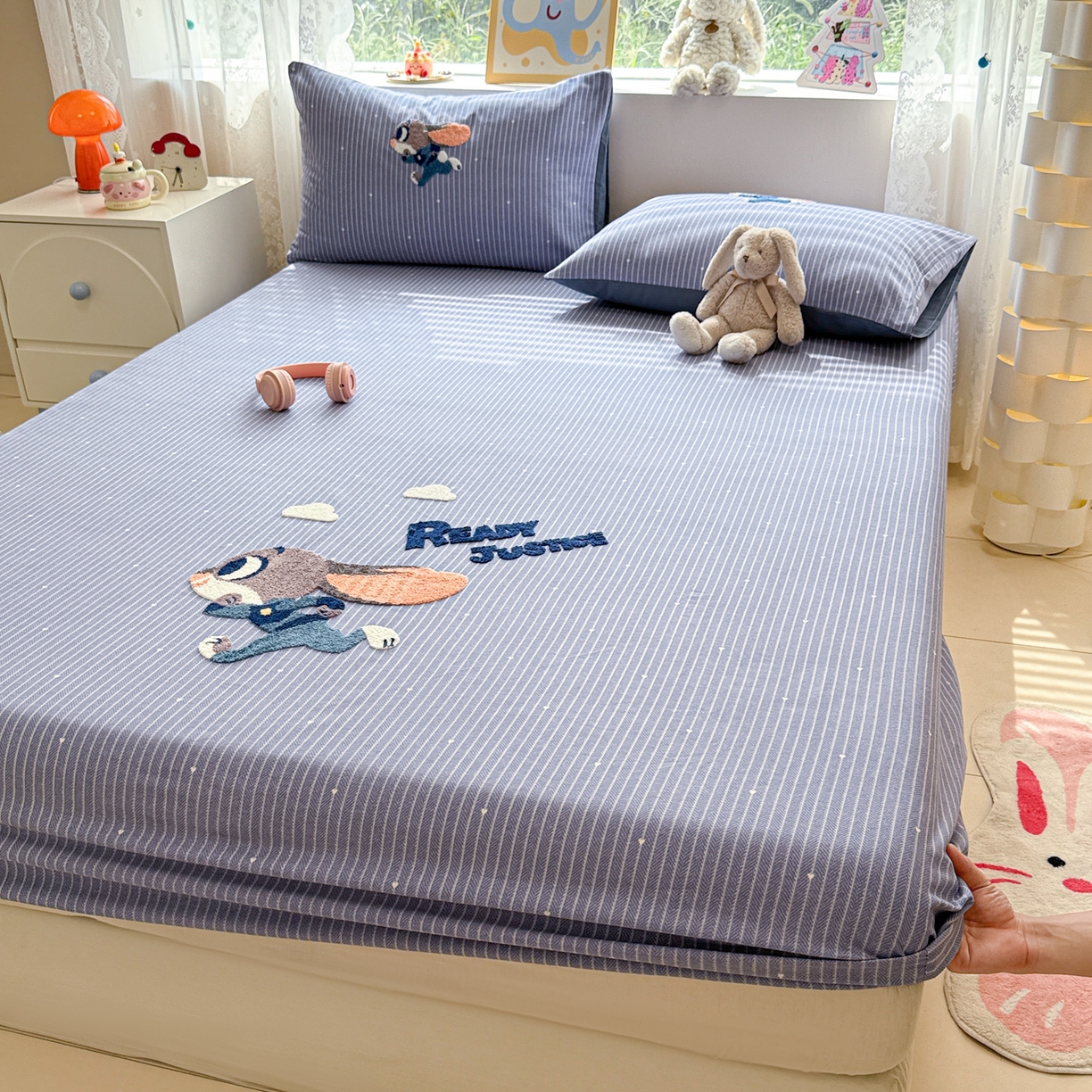 91家纺网 家纺一手货源 找家纺 慕尚家纺 2025新款全棉磨毛毛巾绣单床笠 床笠单件 字母兔