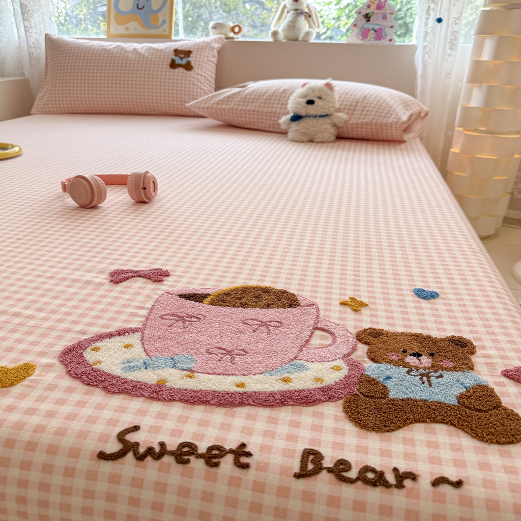 91家纺网 家纺一手货源 找家纺 慕尚家纺 2025新款全棉磨毛毛巾绣单床单 床单单件 茶杯小熊