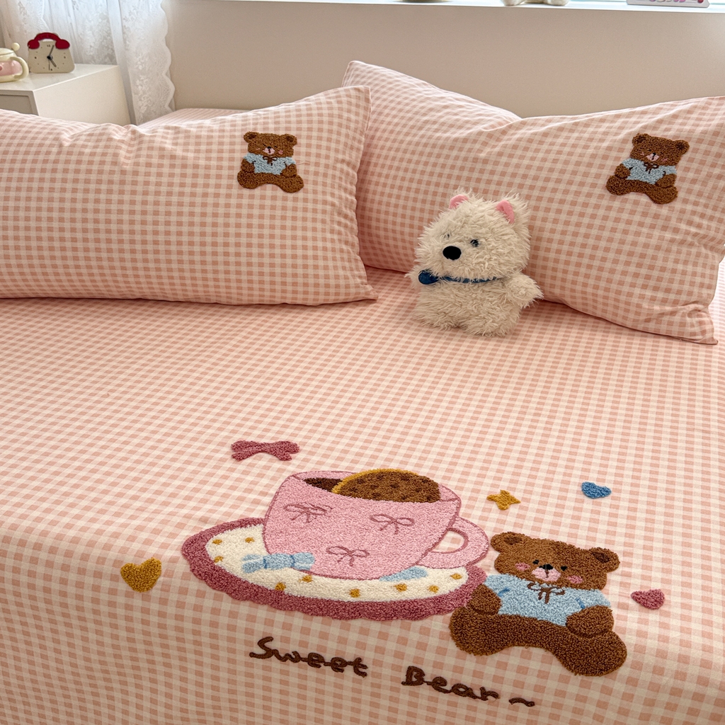 91家纺网 家纺一手货源 找家纺 慕尚家纺 2025新款全棉磨毛毛巾绣单床单 床单单件 茶杯小熊