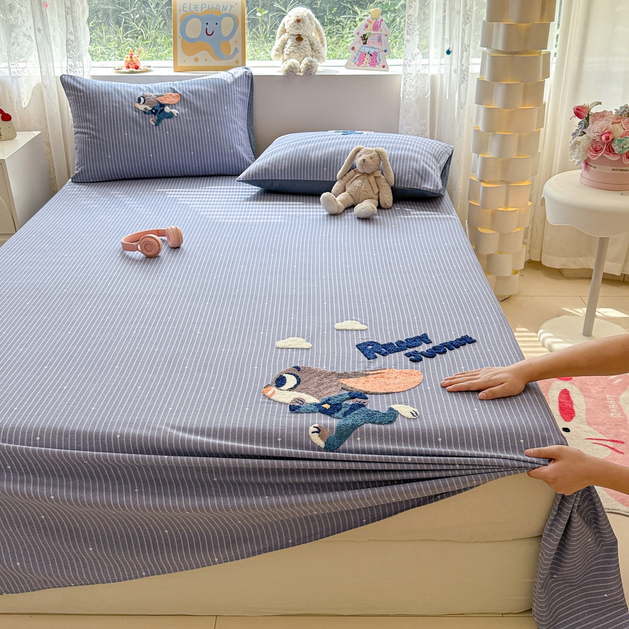 91家纺网 家纺一手货源 找家纺 慕尚家纺 2025新款全棉磨毛毛巾绣单床单 床单单件 字母兔