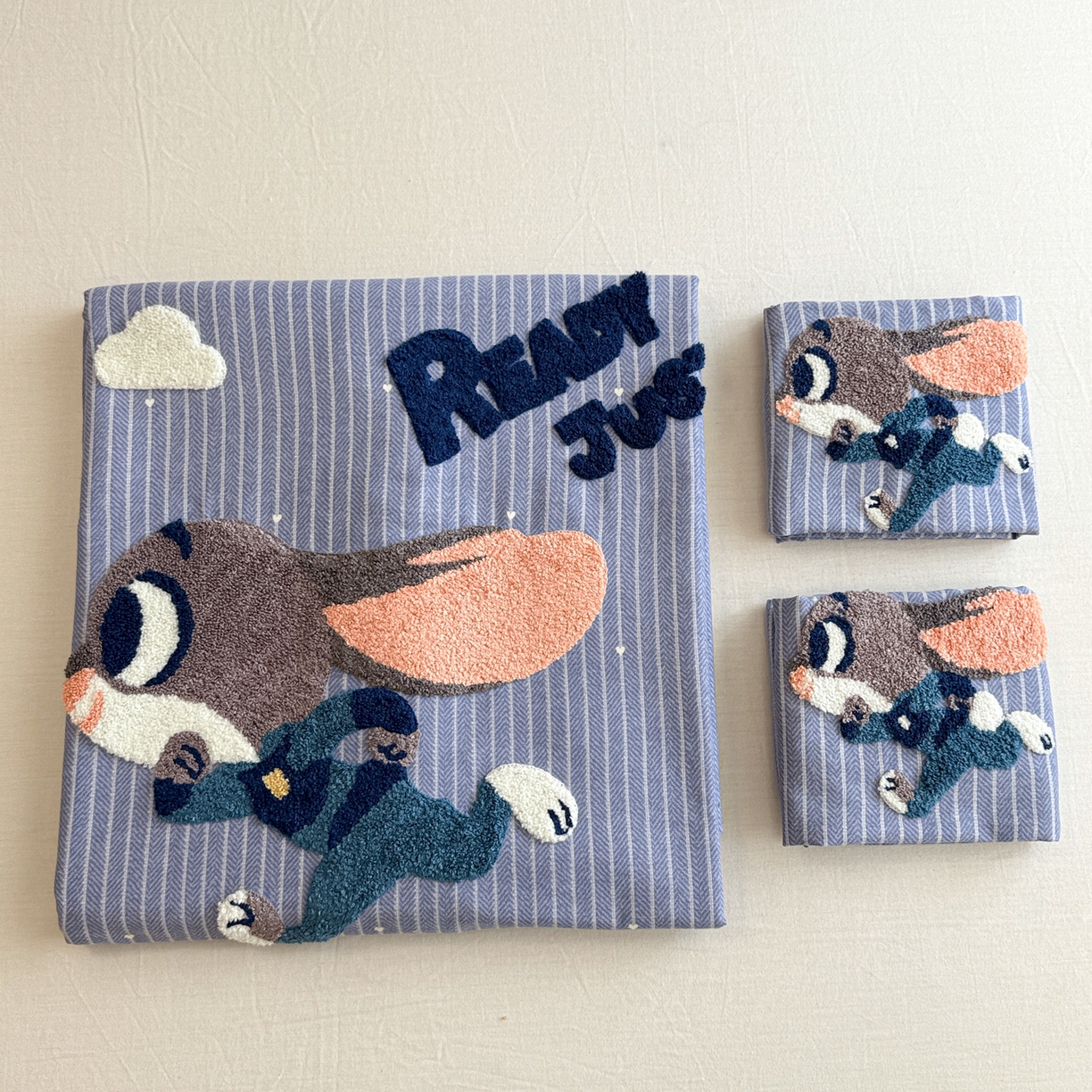 91家纺网 家纺一手货源 找家纺 慕尚家纺 2025新款全棉磨毛毛巾绣单床单 床单单件 字母兔