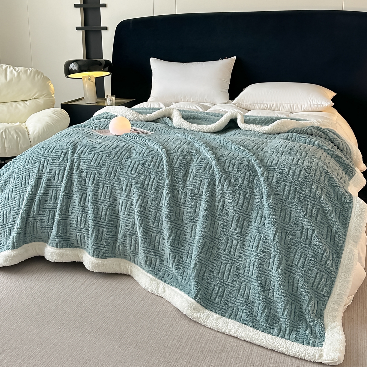 91家纺网 家纺一手货源 找家纺 永耀家纺 2025新款横竖格单层双面绒毛毯 半岛蓝