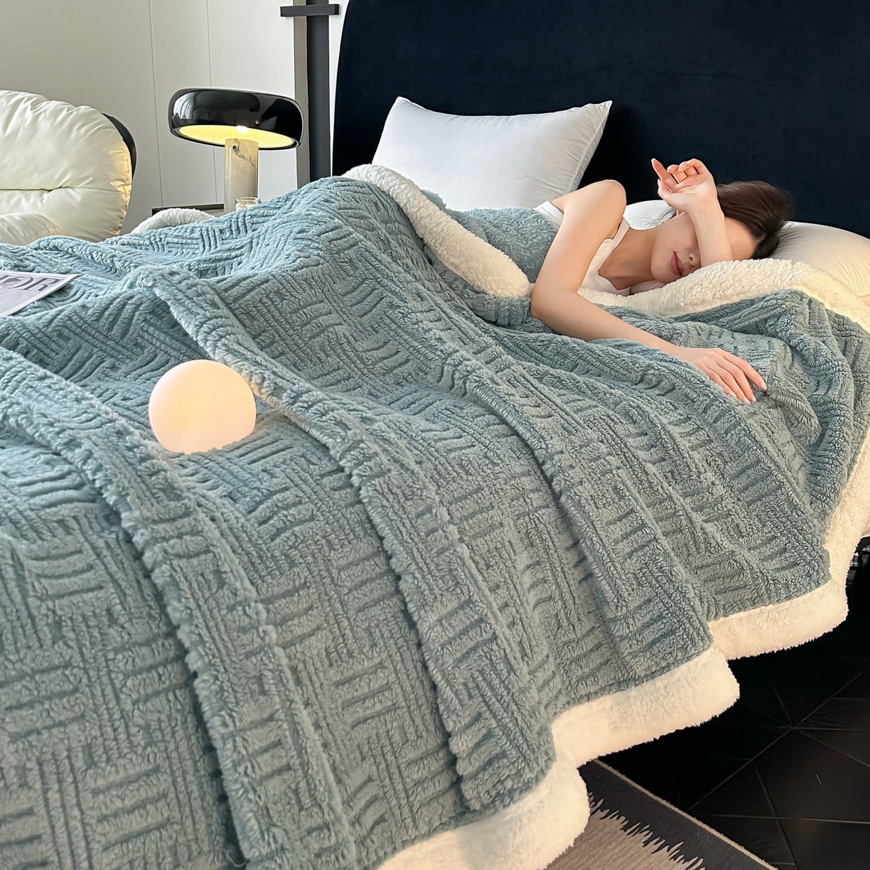 91家纺网 家纺一手货源 找家纺 永耀家纺 2025新款横竖格单层双面绒毛毯 半岛蓝