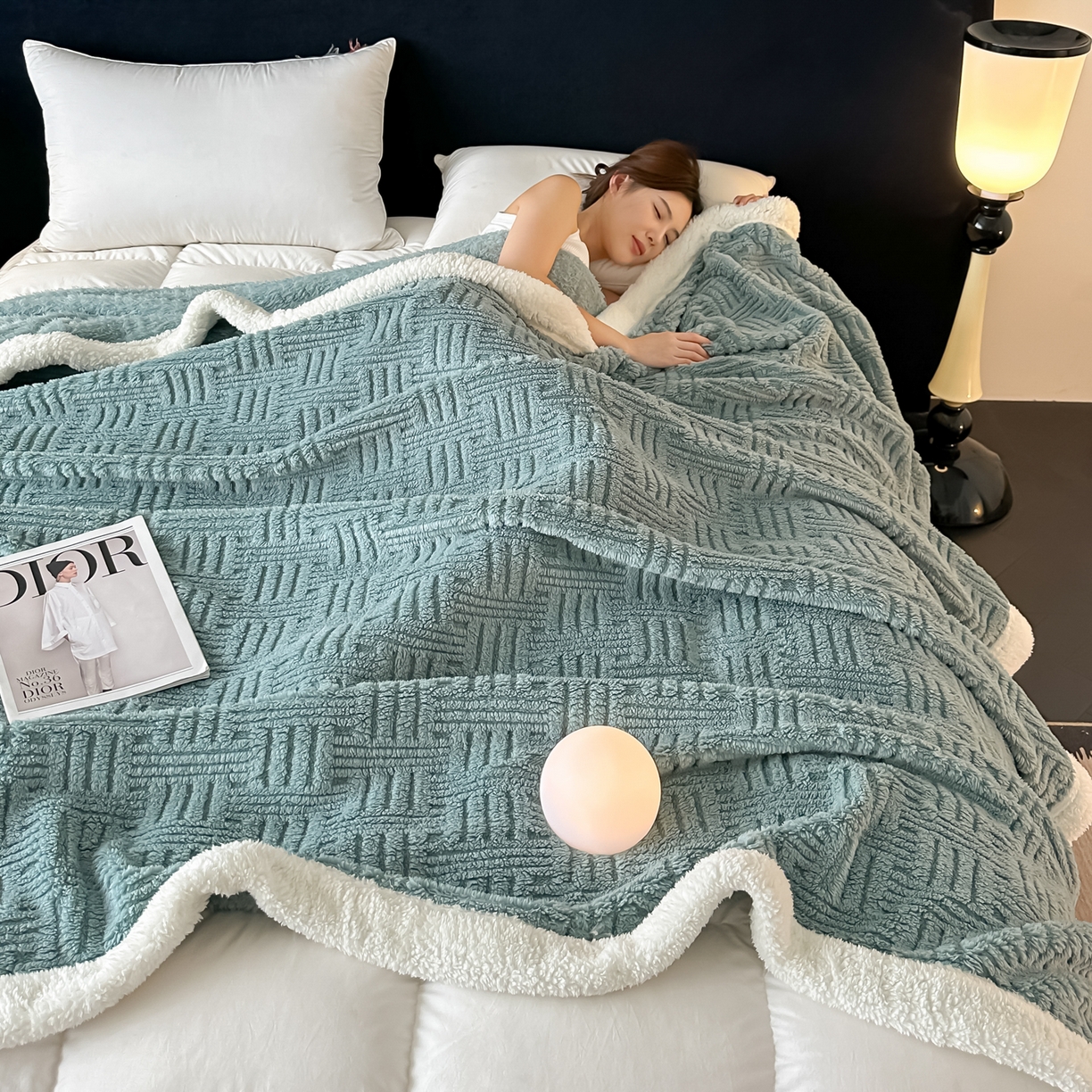 91家纺网 家纺一手货源 找家纺 永耀家纺 2025新款横竖格单层双面绒毛毯 半岛蓝