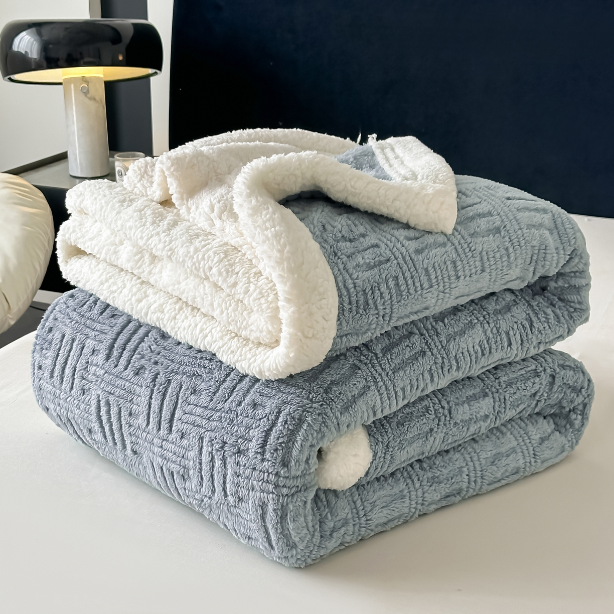 91家纺网 家纺一手货源 找家纺 永耀家纺 2025新款横竖格单层双面绒毛毯 冰川灰