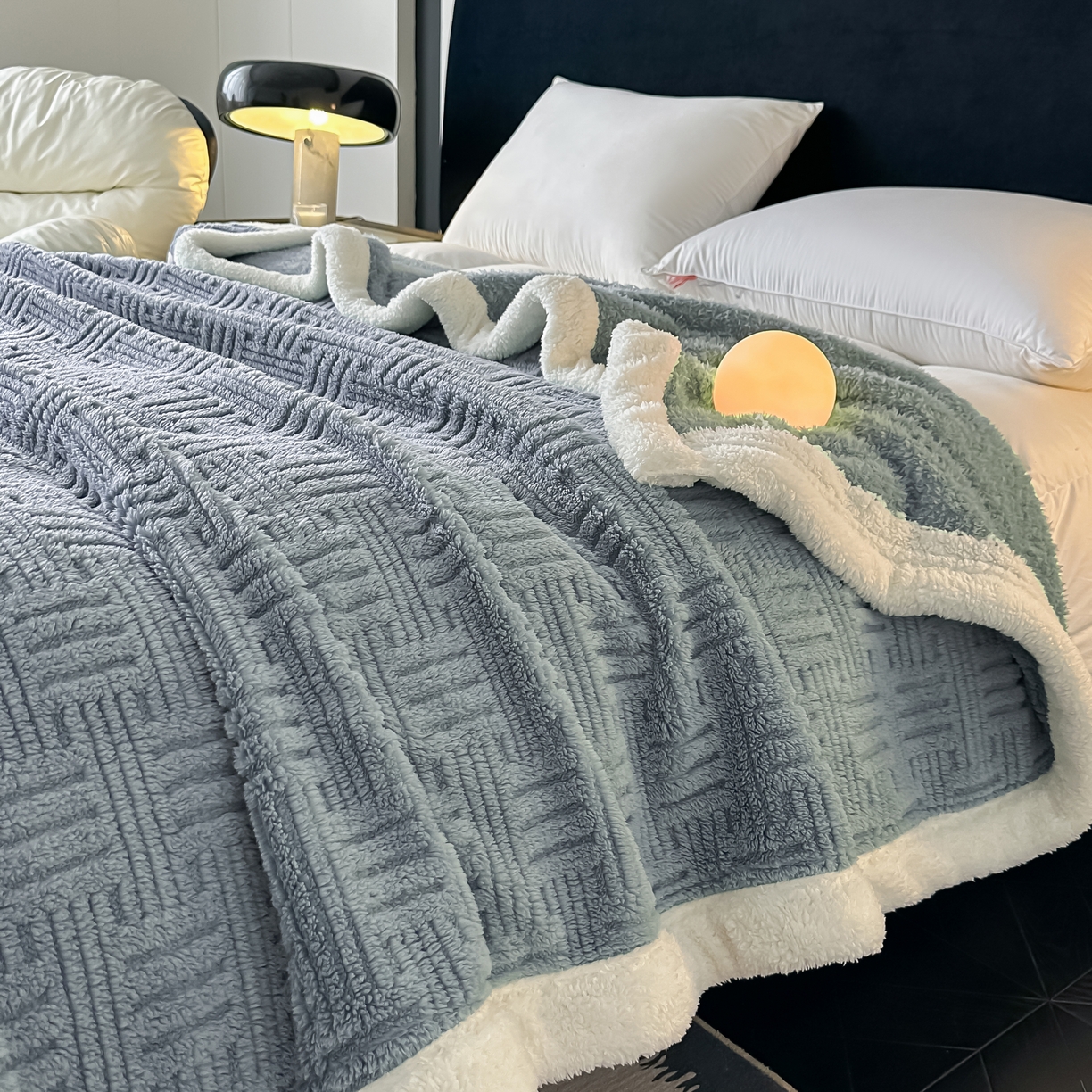 91家纺网 家纺一手货源 找家纺 永耀家纺 2025新款横竖格单层双面绒毛毯 冰川灰