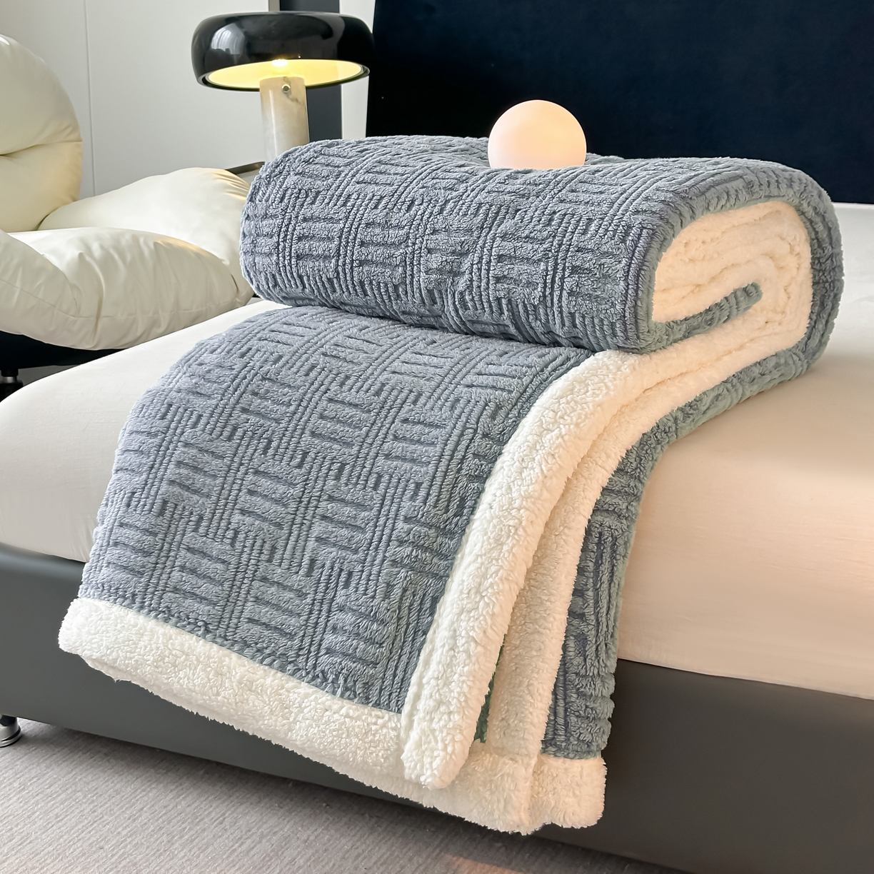 91家纺网 家纺一手货源 找家纺 永耀家纺 2025新款横竖格单层双面绒毛毯 冰川灰